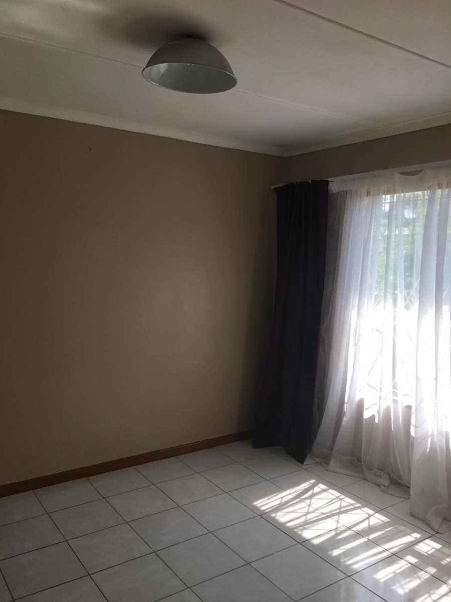 To Let 3 Bedroom Property for Rent in Amalinda Eastern Cape